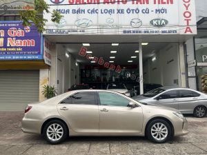 Xe Toyota Camry 2.0E 2016
